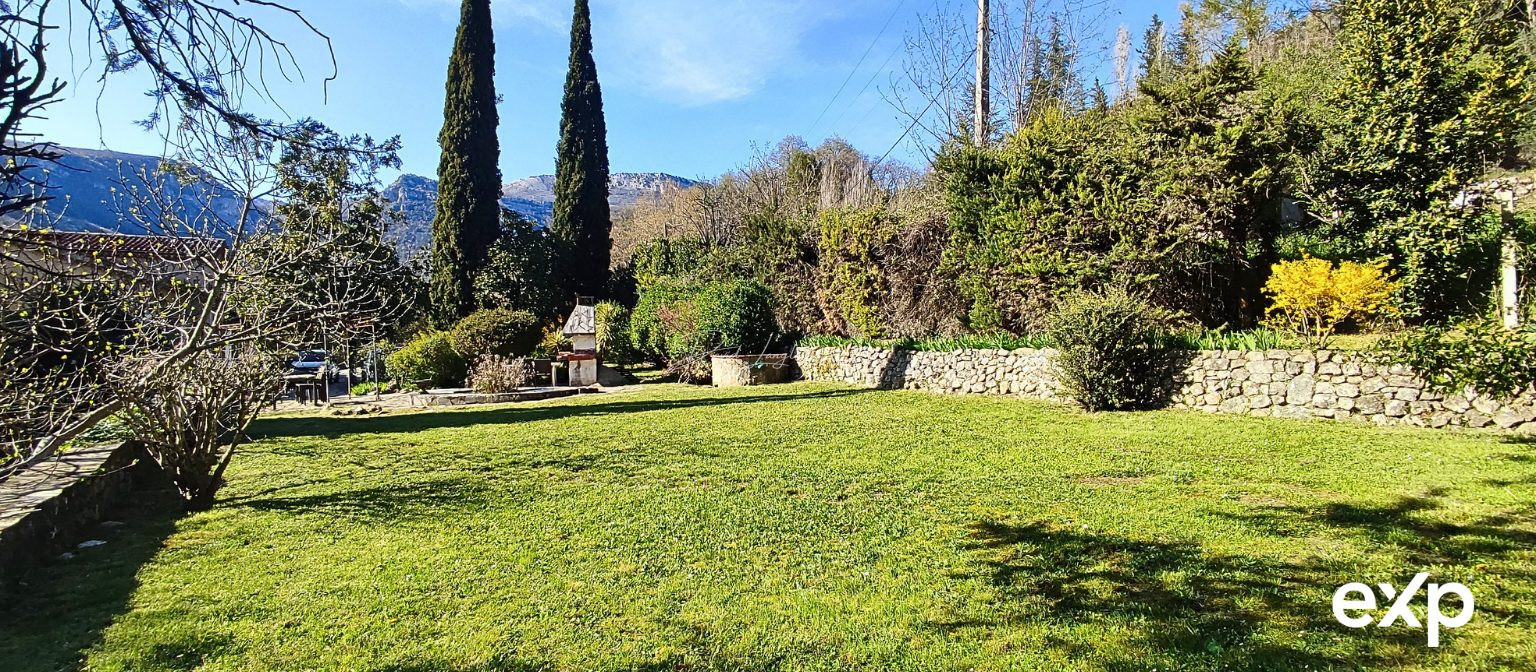 Maison à vendre à Tourrettes-sur-Loup, 242 m²