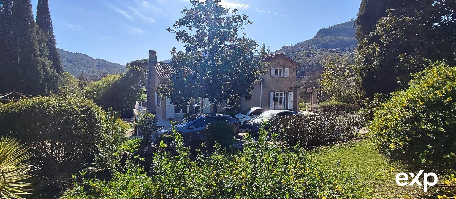 COUP DE CŒUR – VILLA AVEC VUE, PISCINE ET APPARTEMENTS INDÉPENDANTS