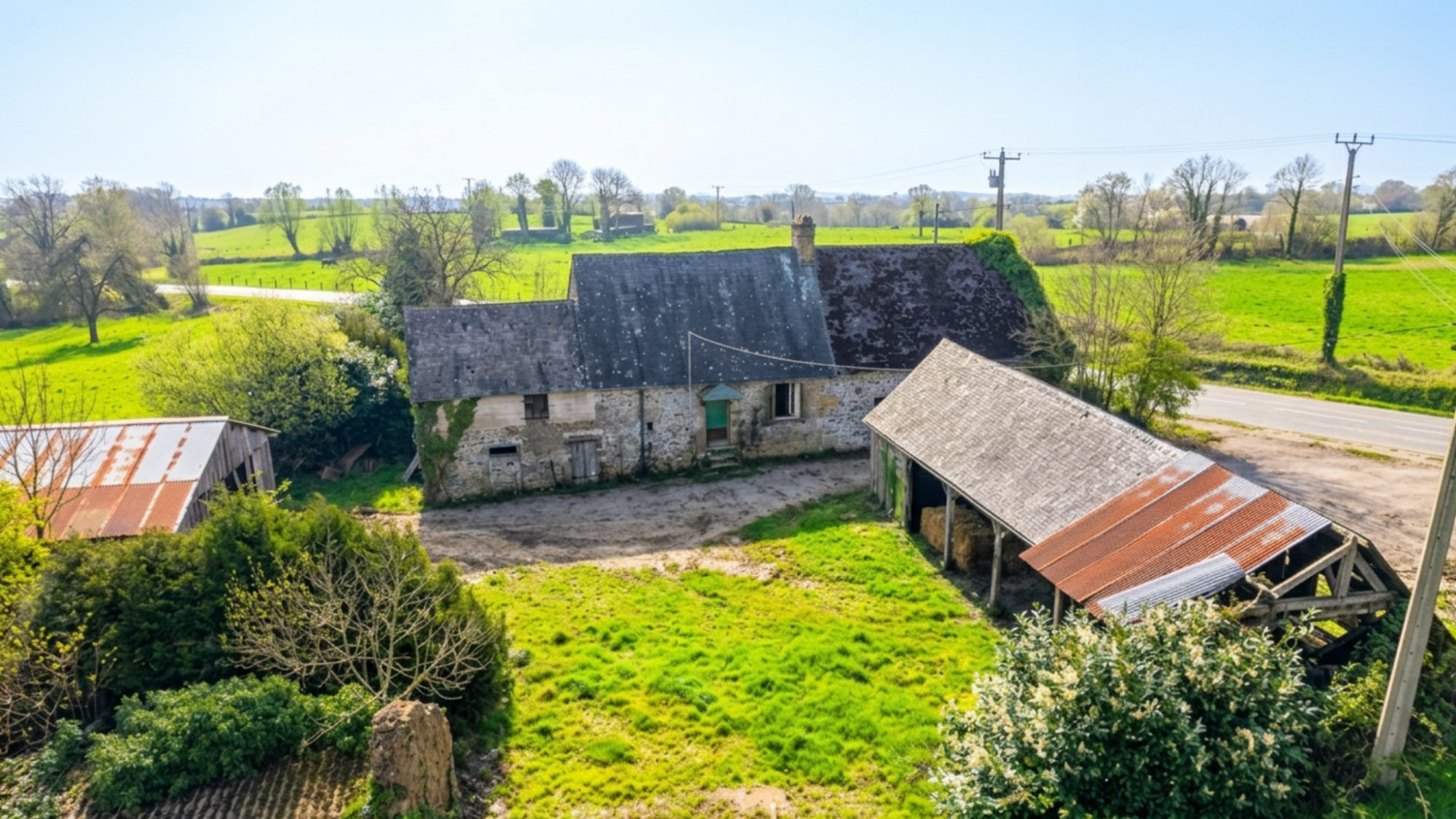 Ancien corps de ferme à Saint-Denis-de-Gastines