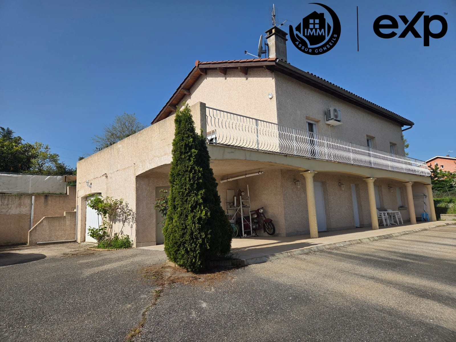 Villa exceptionnelle St Laurent de Mure