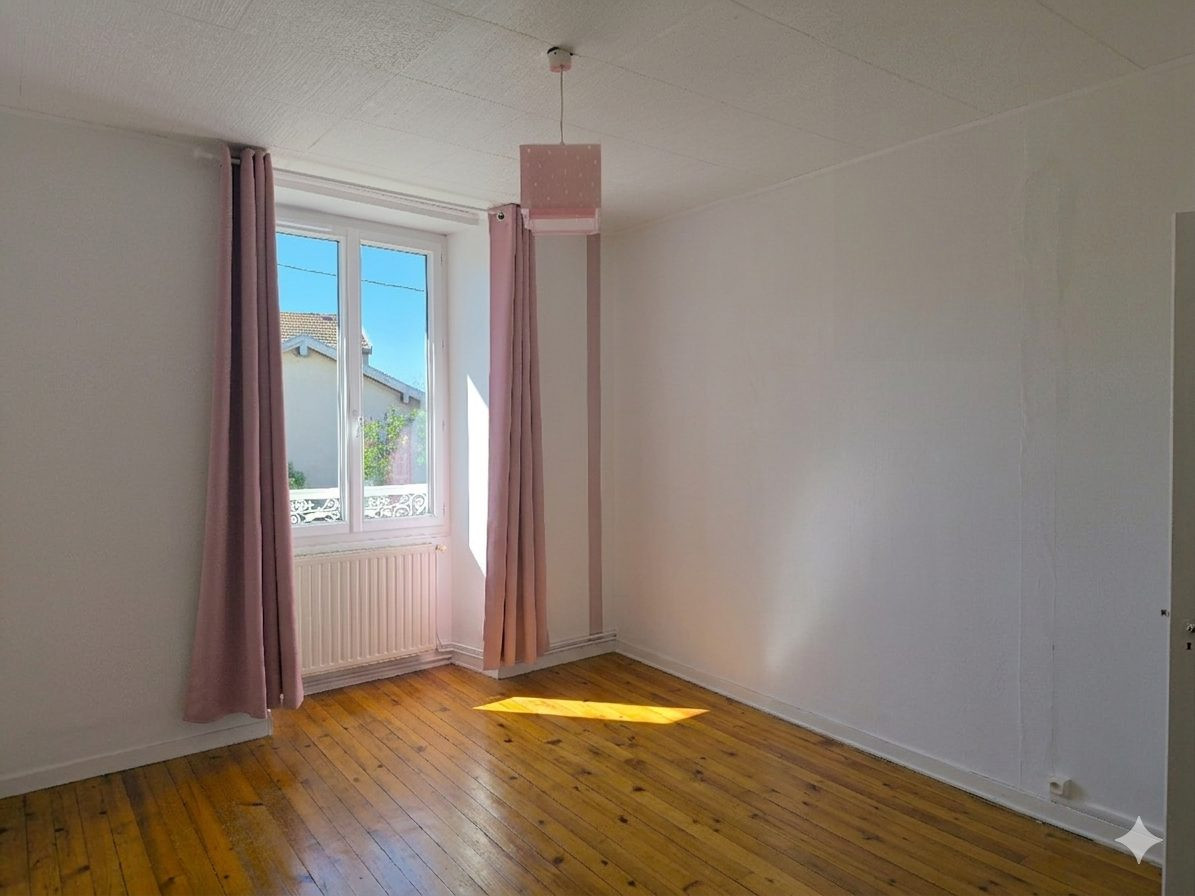 Maison familiale avec dépendances et possibilités d’extension
