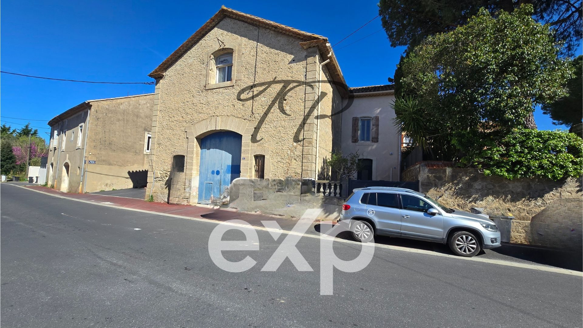 GARAGE DE 630M² SUR 2 NIVEAUX