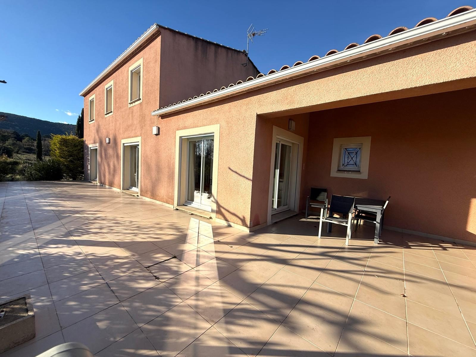 Maison à vendre à Liouc, 202 m²
