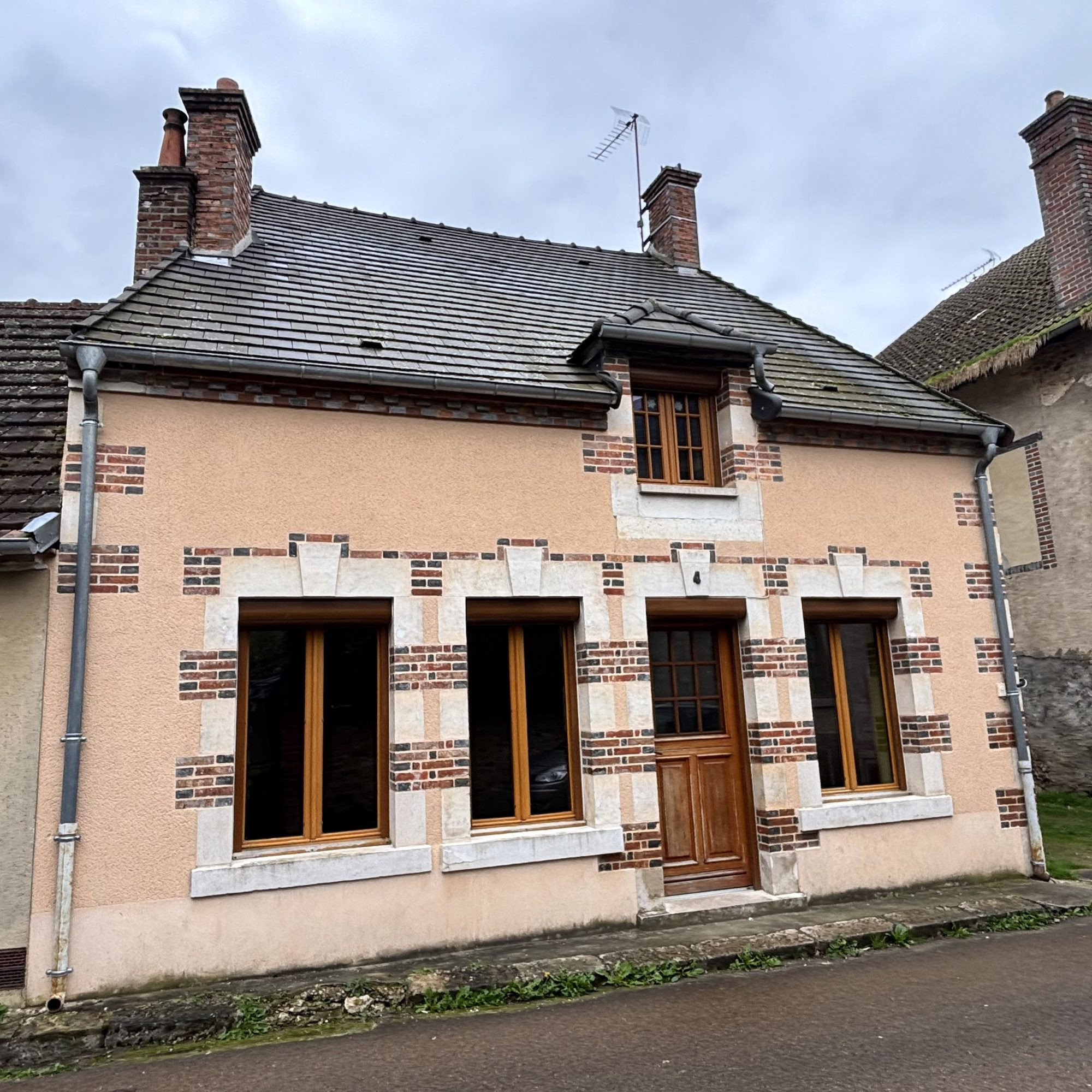 Maison 5 pièces 86 m² · à Saint-Amand-en-Puisaye · 86 m² · 87 000 €