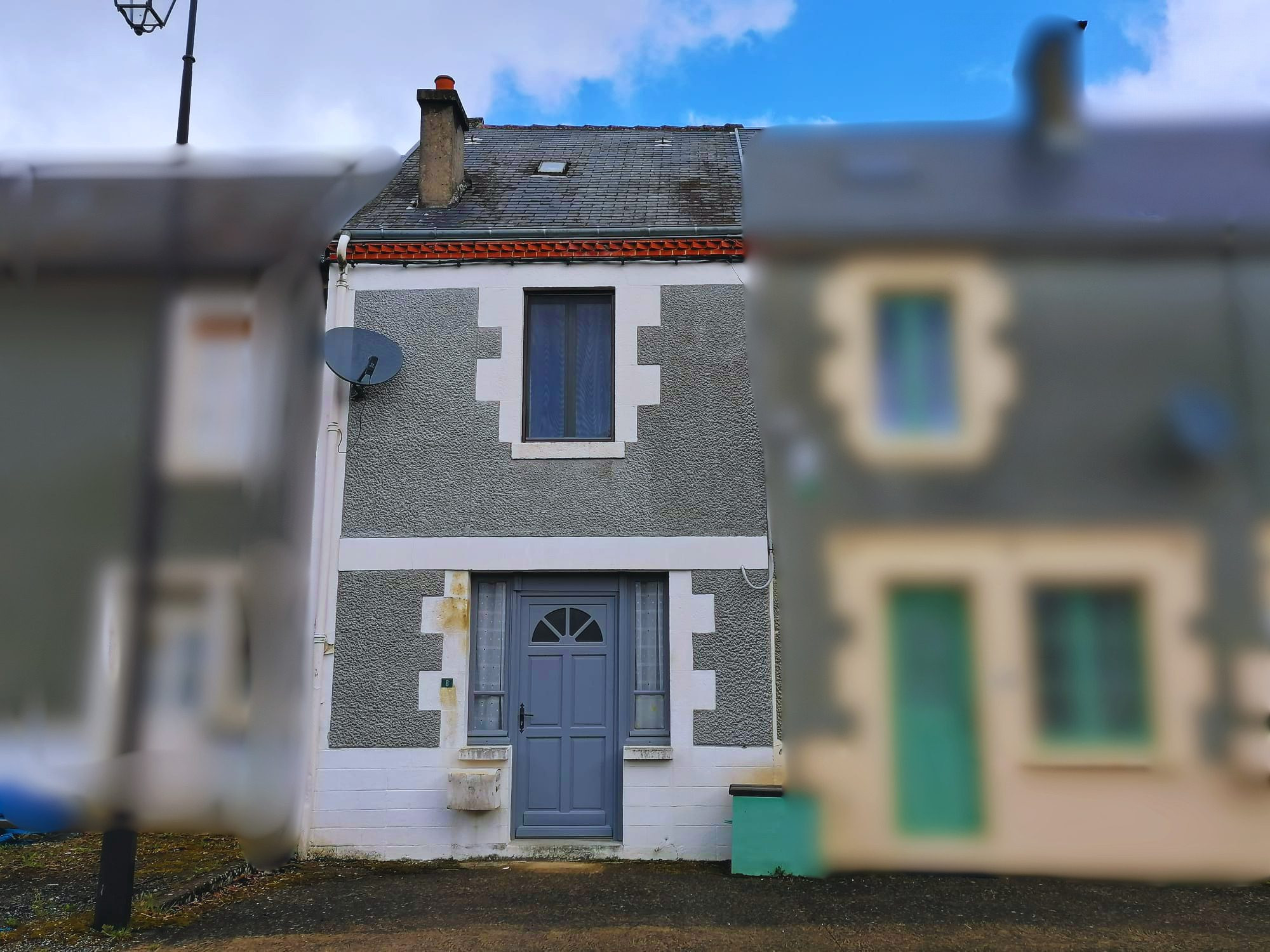 Maison de bourg avec cour Azerables