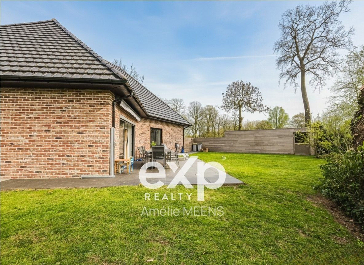 Pavillon contemporain de plain-pied sur 851 m²