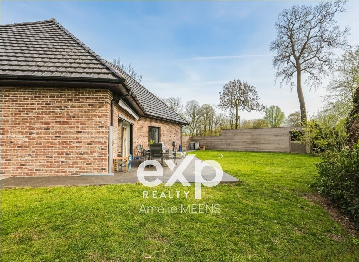 Pavillon contemporain de plain-pied sur 851 m²