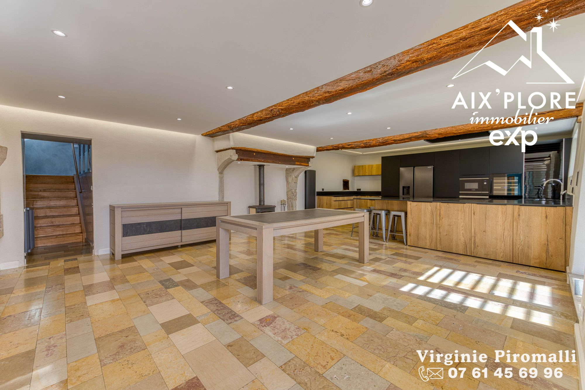 House for sale in Douvres, 300 m²