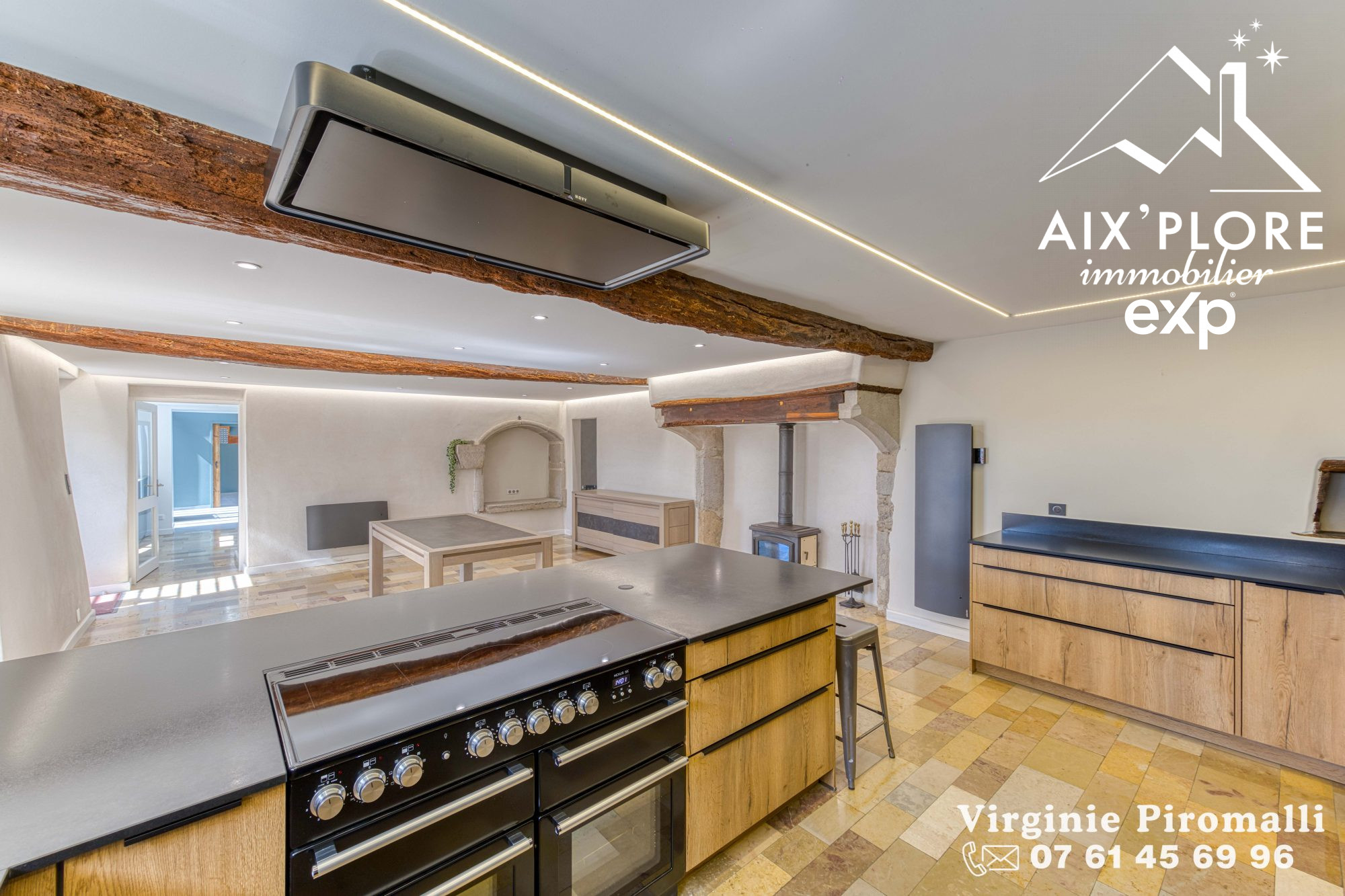 House for sale in Douvres, 300 m²