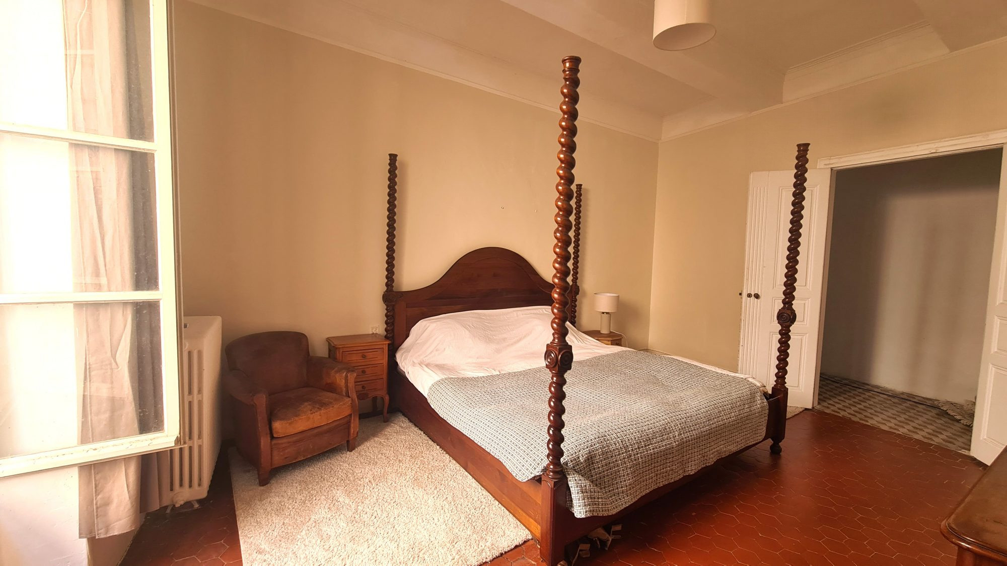 Maison 9 pièces 375 m² · à Neffiès · 375 m² · 680 000 €