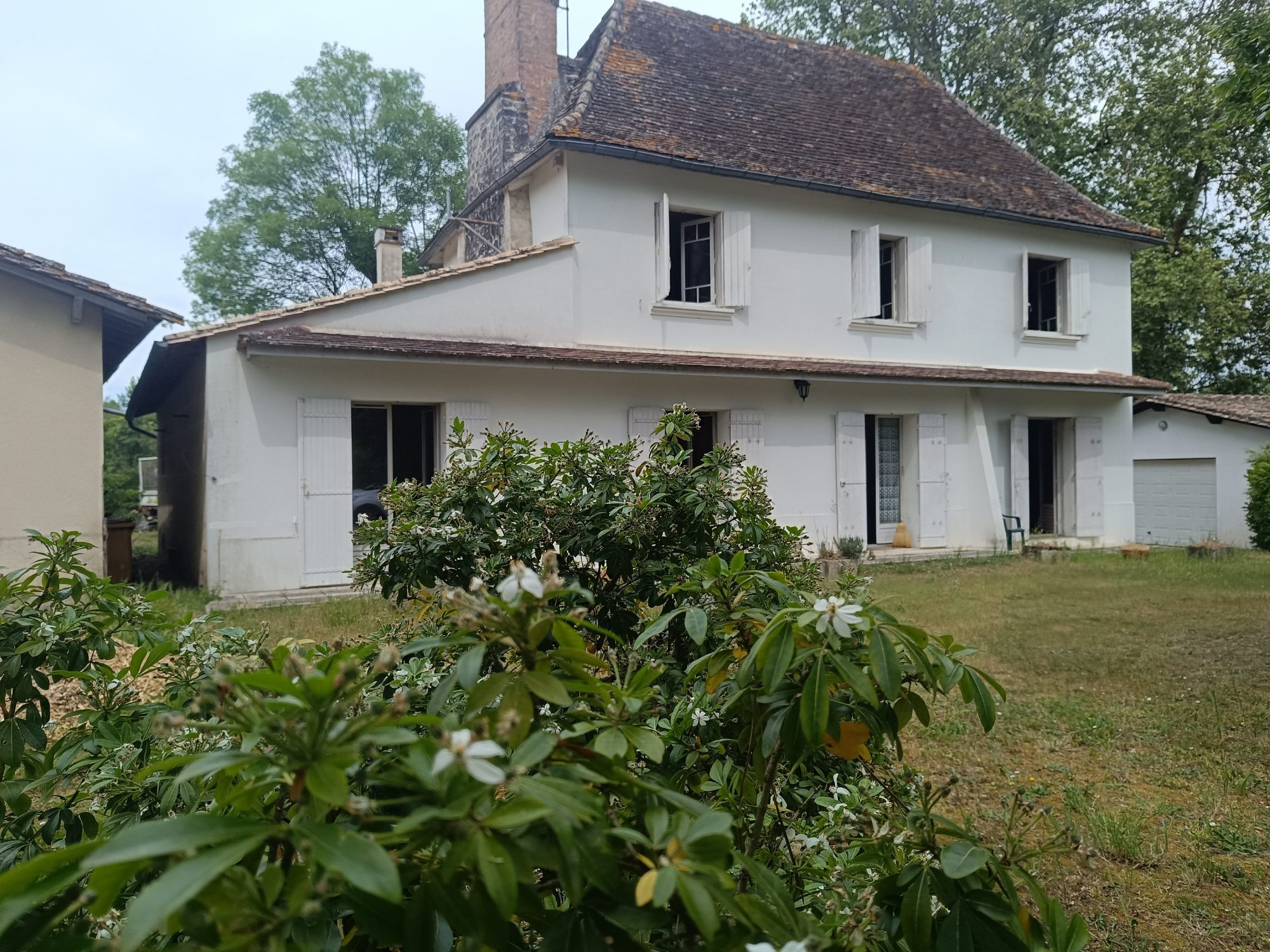 Maison à vendre à Saint-Seurin-sur-l'Isle, 189 m²