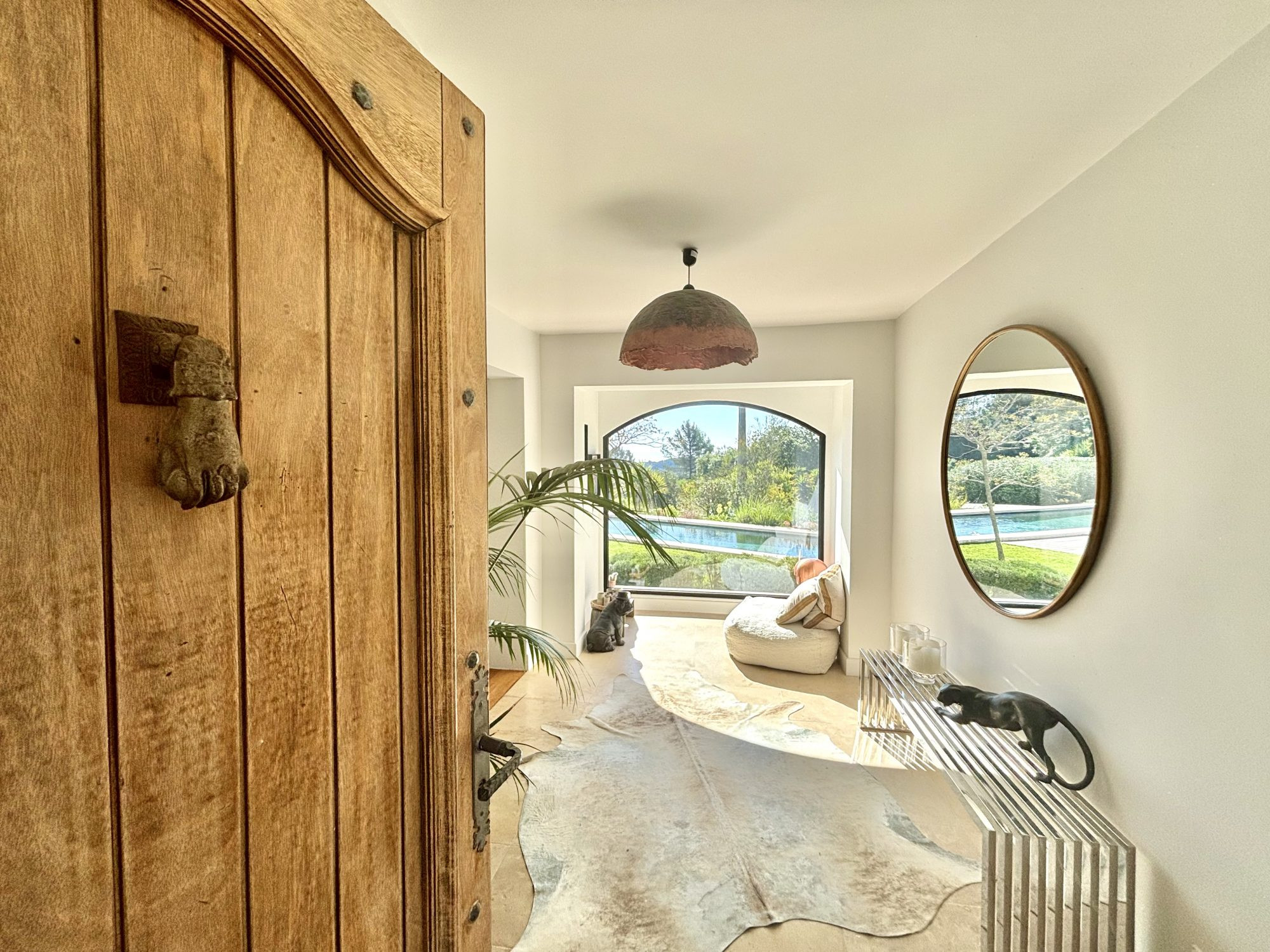 At the foot of Valbonne village!!! Superb fully renovated property, contemporary interior! 5