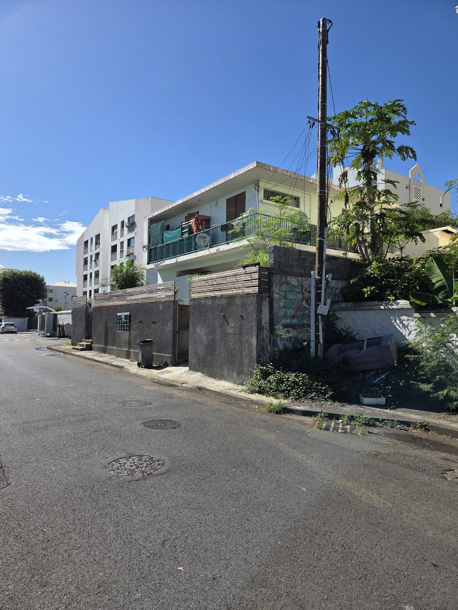 Maison 10 pièces 200 m² · à Saint-Denis · 200 m² · 288 000 €
