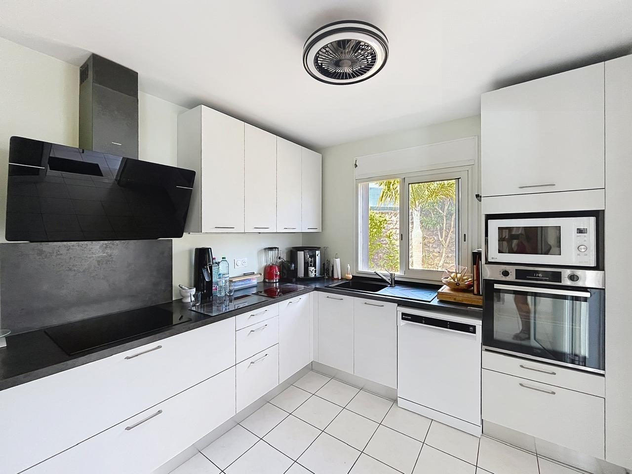 PLEASANT VILLA IN SAINT-LEU 4