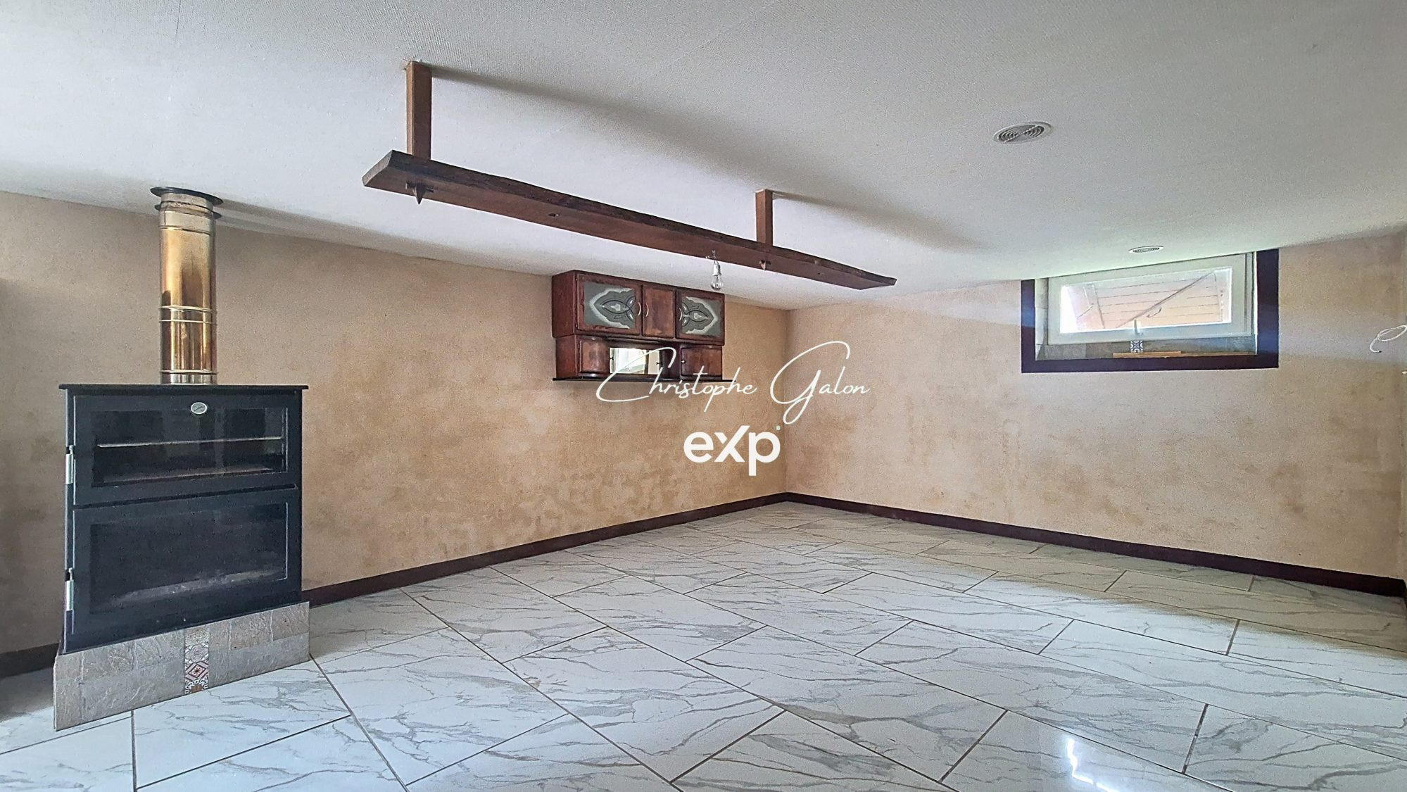 Converted barn, nearly 3 hectares of land 3