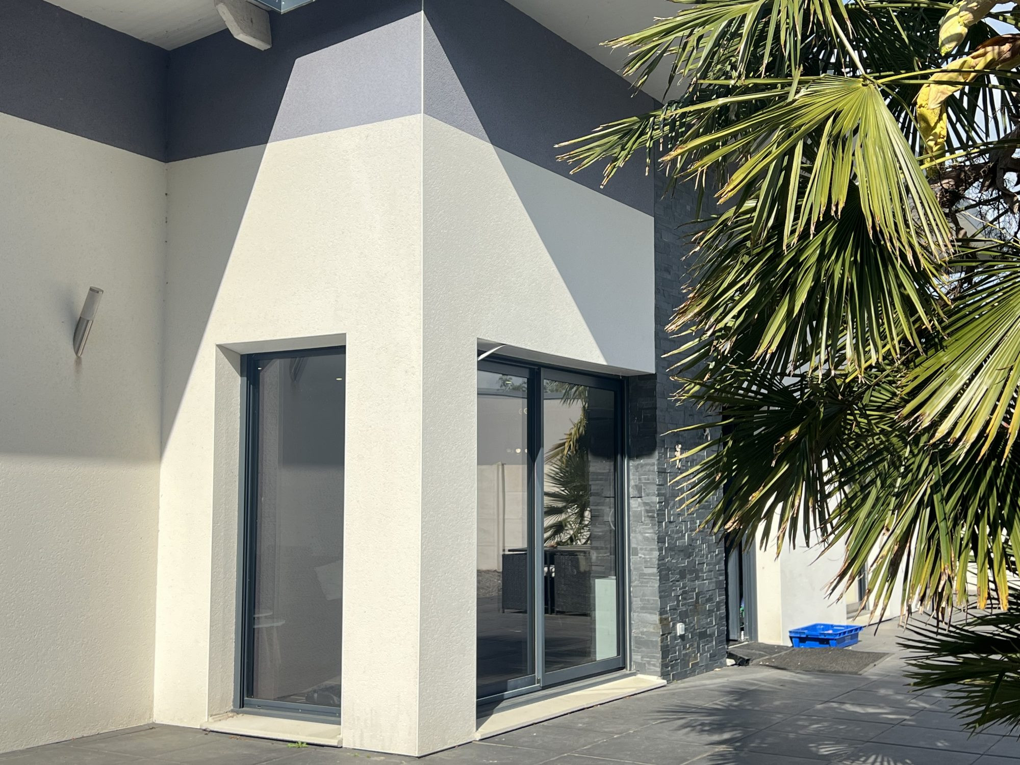 Plain-pied moderne aux volumes exceptionnels, proche plage