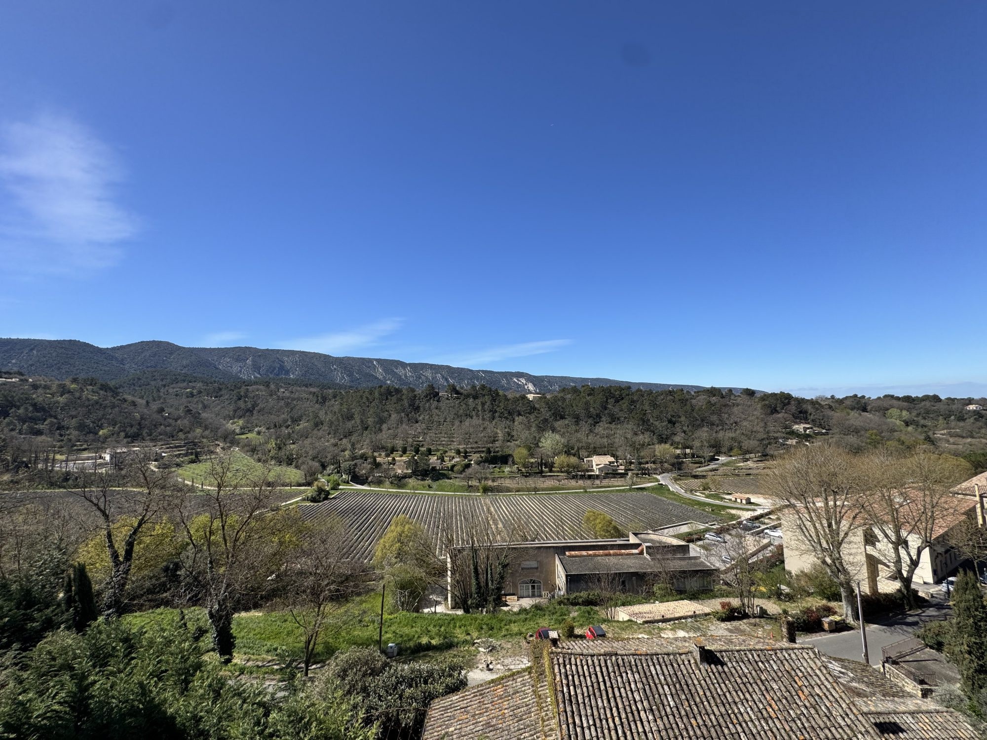 Grande maison de village avec vue panoramique et fort potentiel d’aménagement