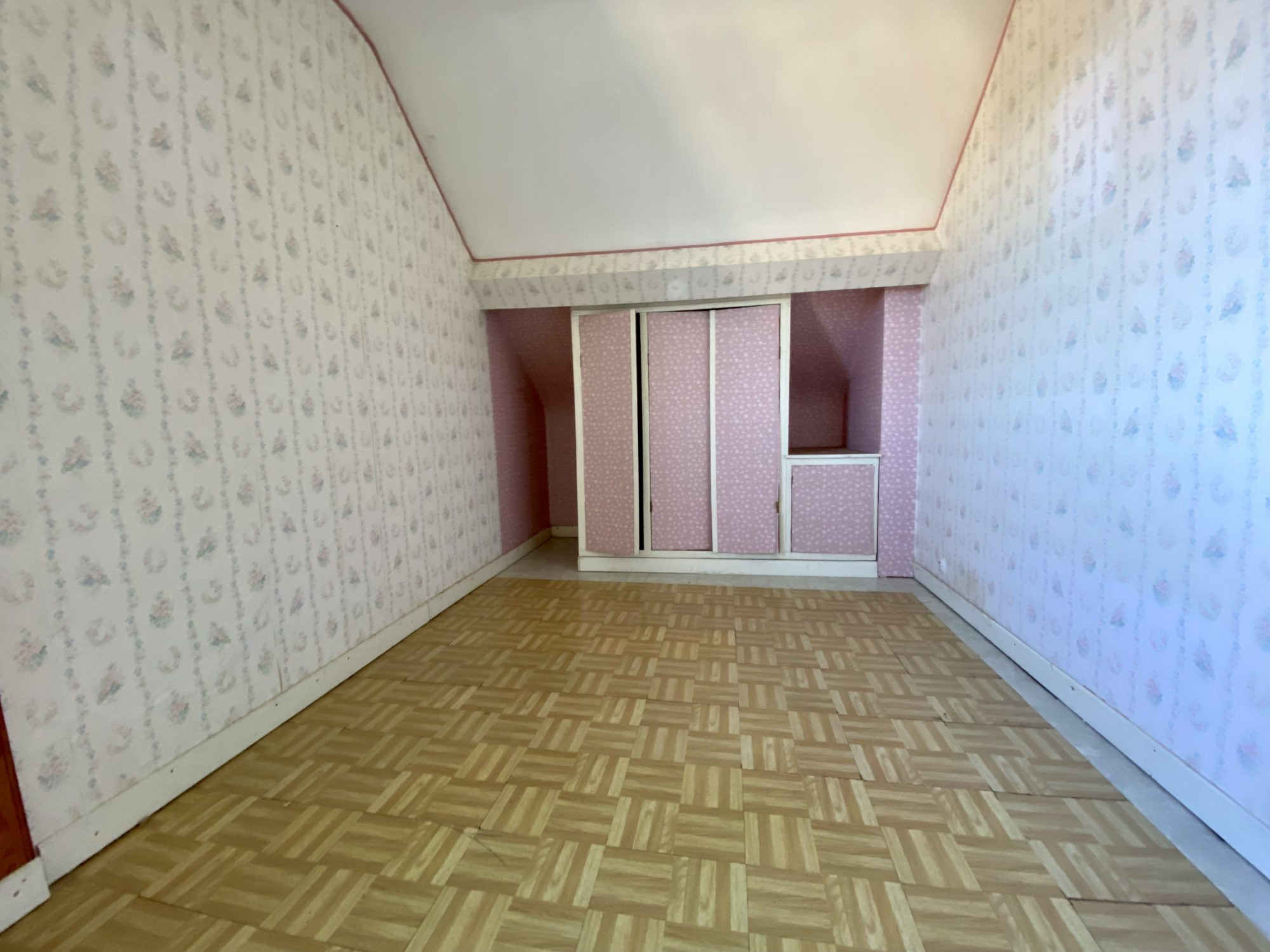 Maison 10 pièces 160 m² · à Saint-Hippolyte · 160 m² · 227 000 €
