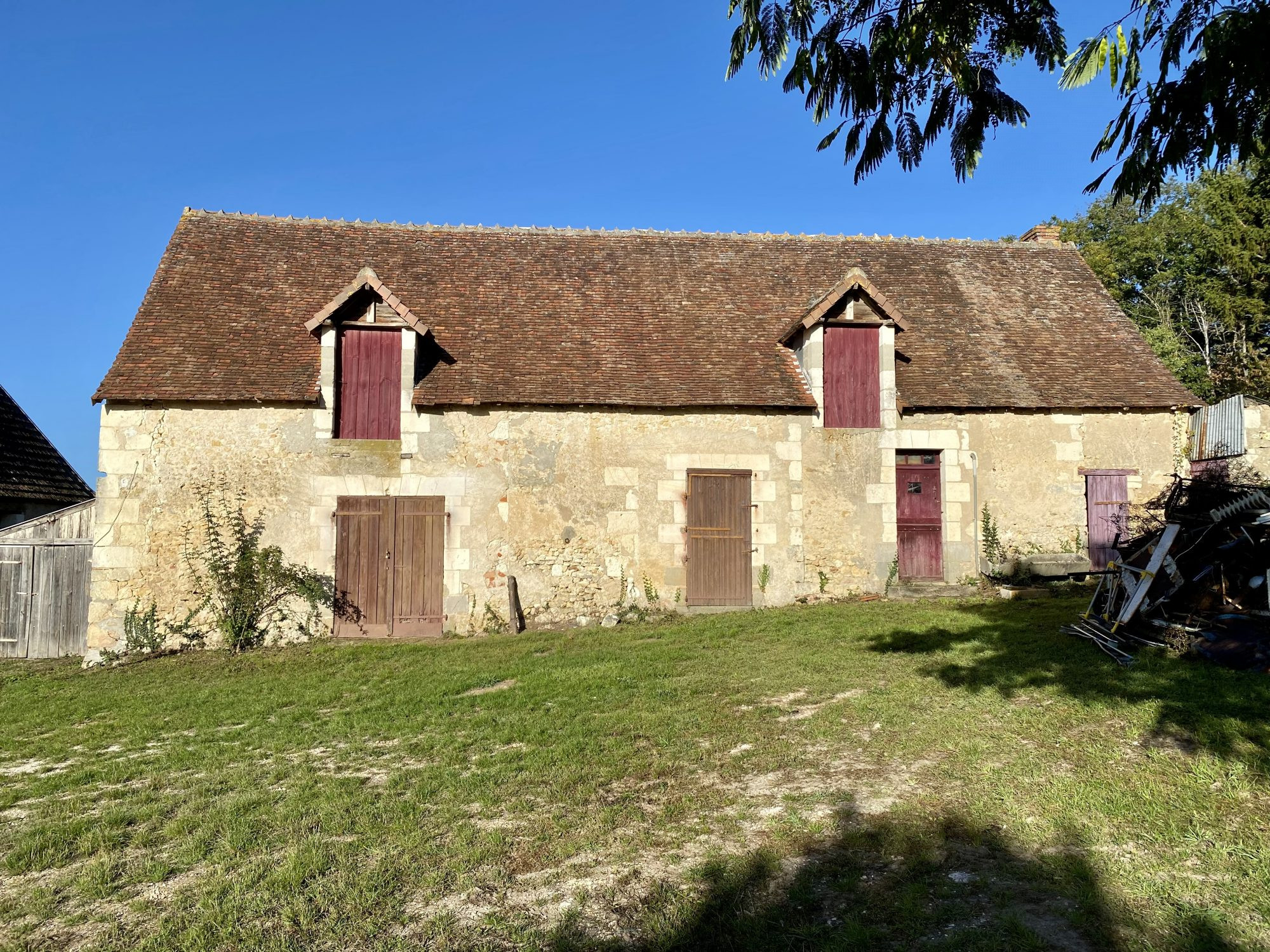 Charming Farmhouse 2