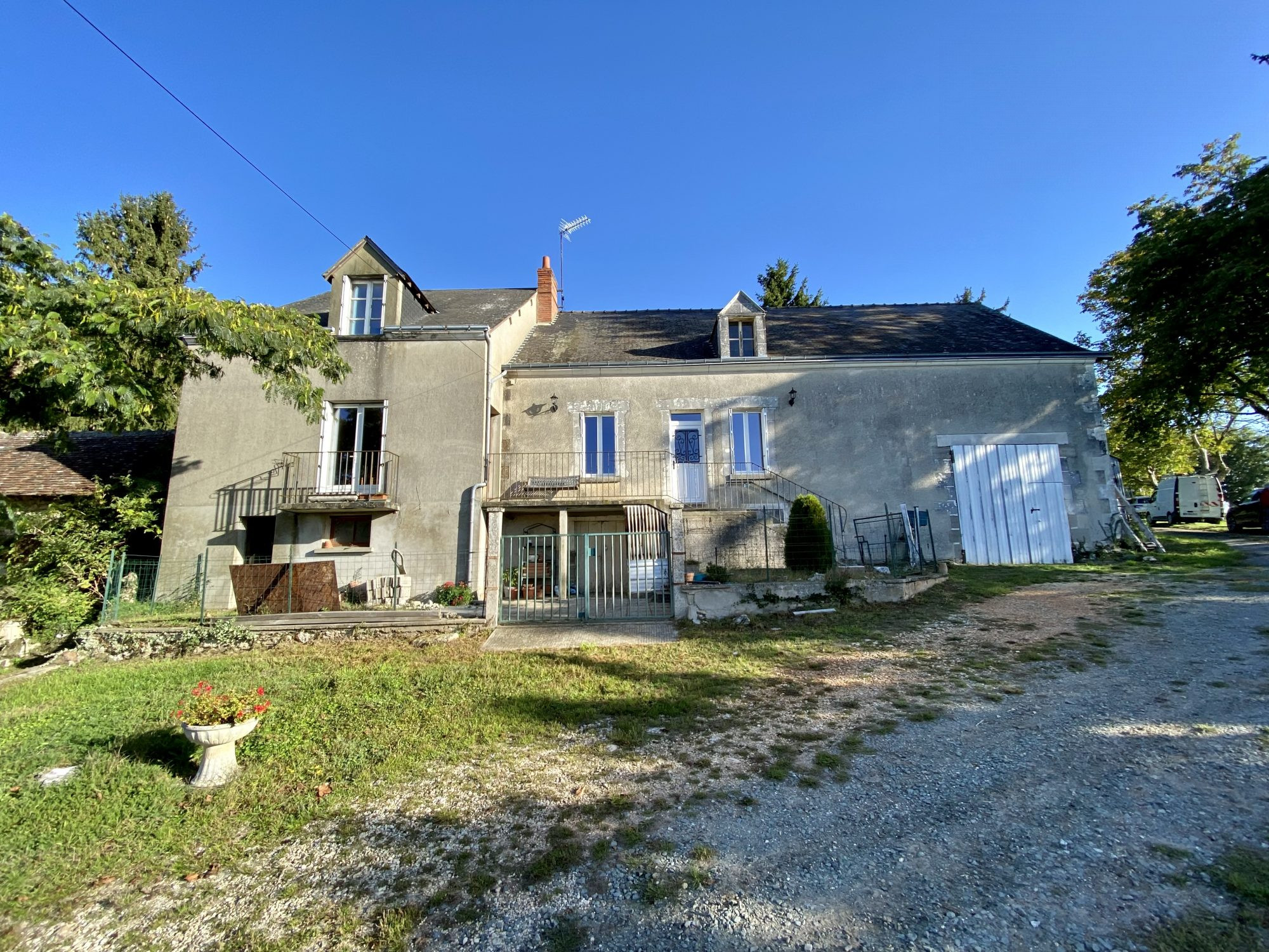 Charming Farmhouse 3