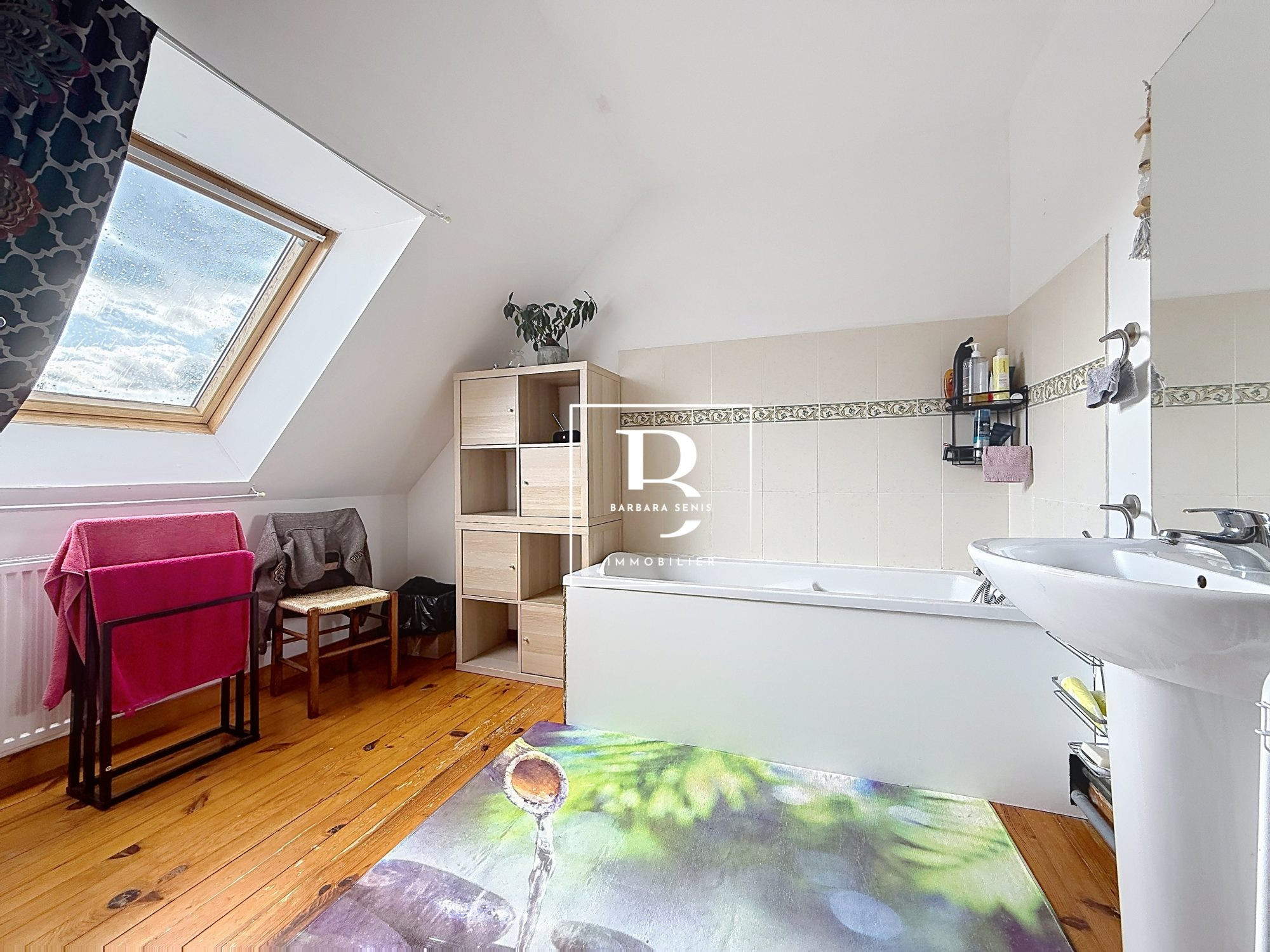 3-Bedroom Pavilion with Garden in Hordain 4