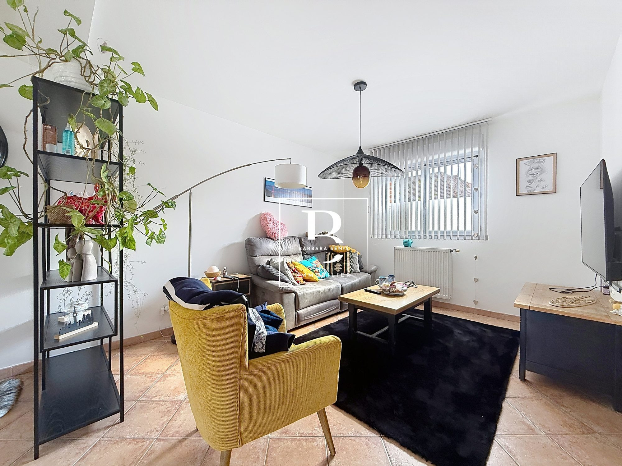 3-Bedroom Pavilion with Garden in Hordain 3