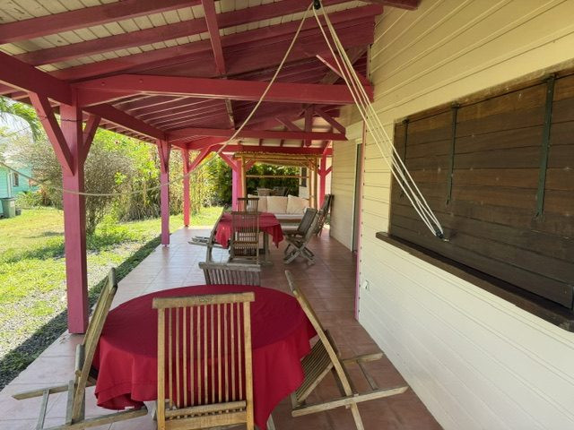 Maison 5 pièces 107 m² · à Sainte-Rose · 107 m² · 379 000 €