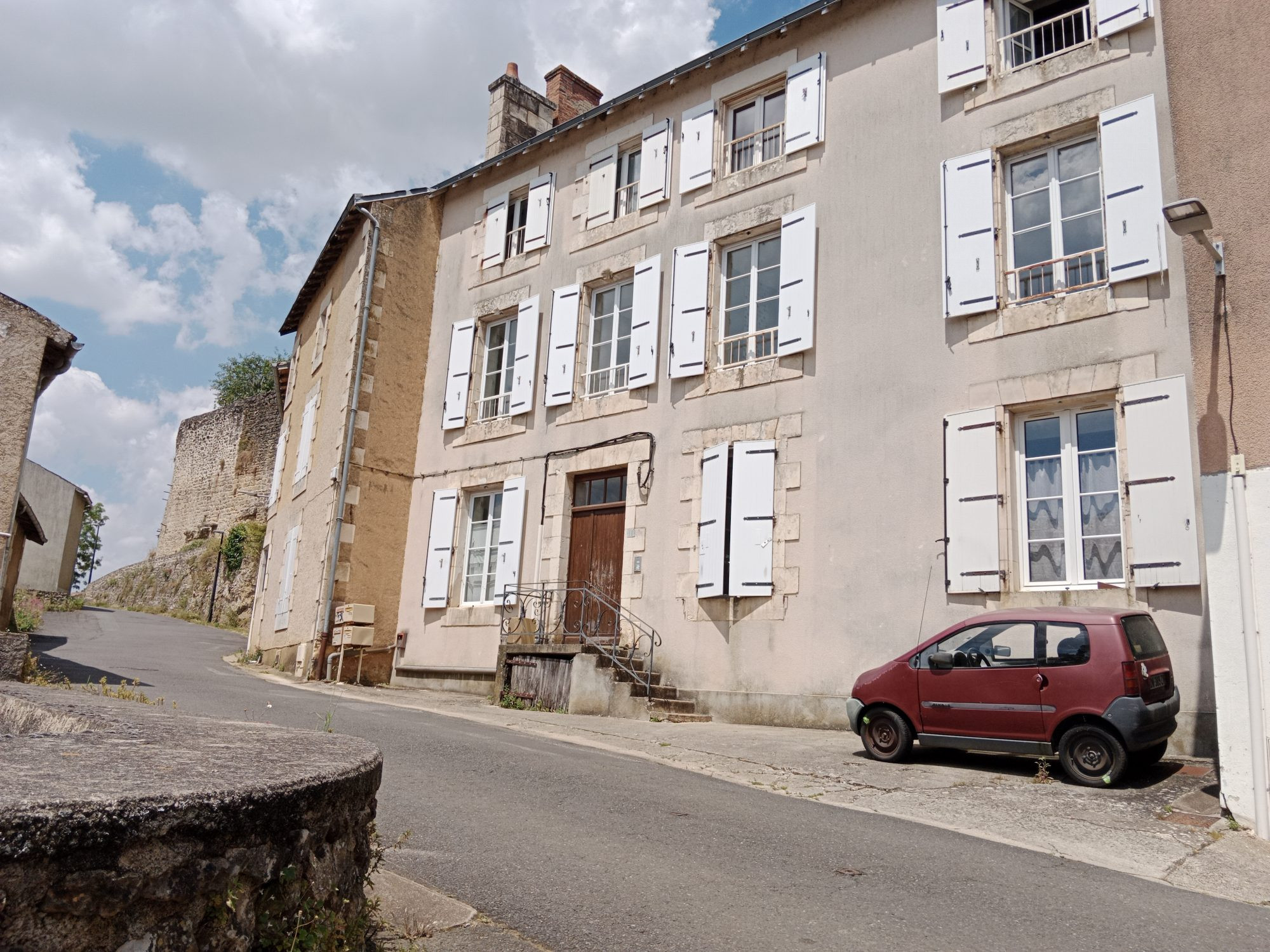 Immeuble de rapport – 7 appartements loués – Rentabilité 7,52 % – Vivonne