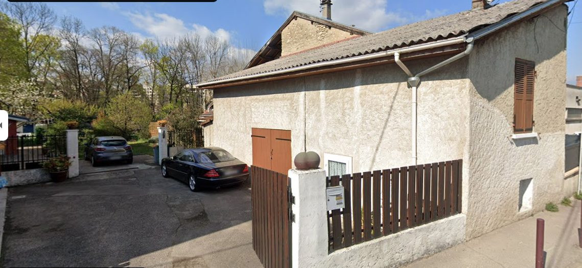 Maison à vendre à Échirolles, 90 m²