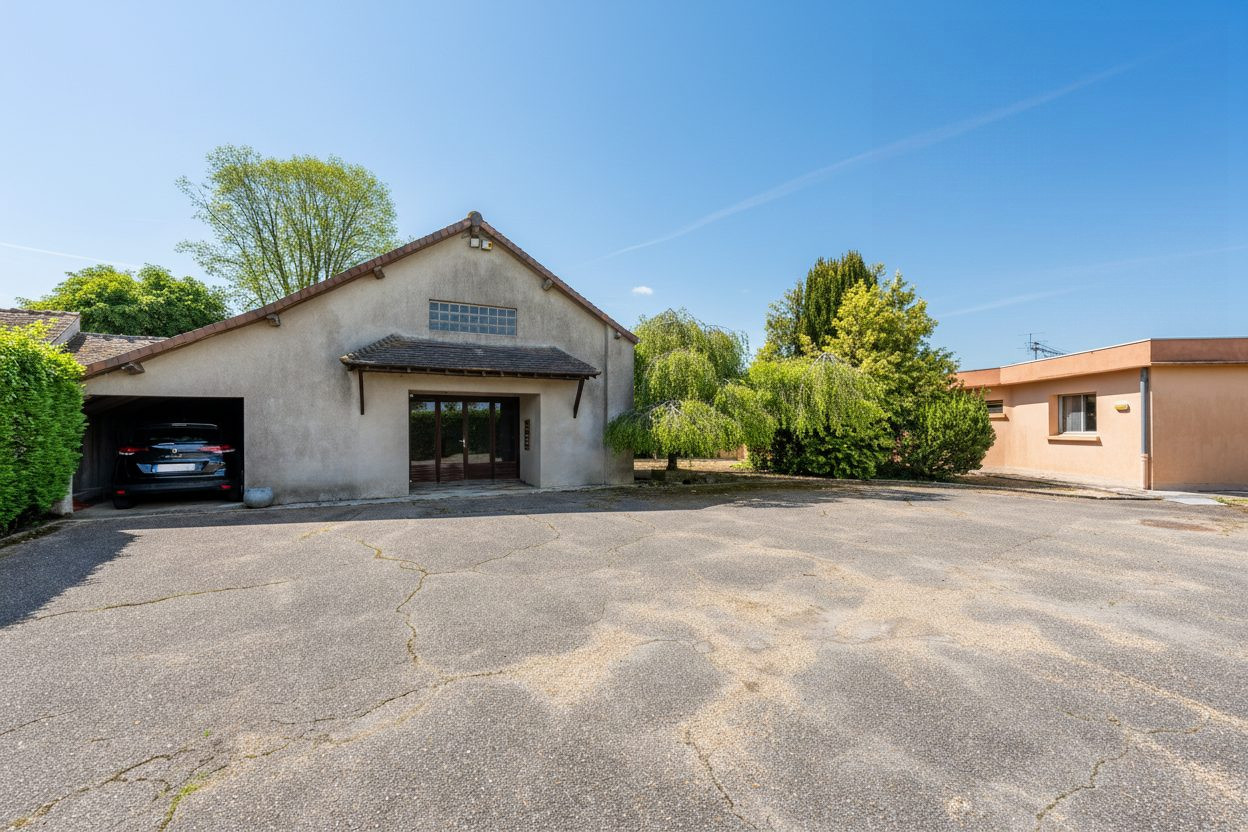 Maison d'architecte de plain pied de 186 m² à rénover LA GRANDE-PAROISSE