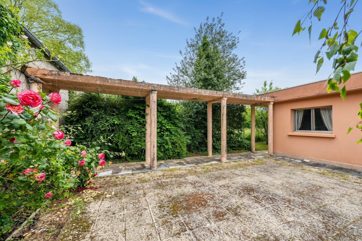 Maison d'architecte de plain pied de 186 m² à rénover LA GRANDE-PAROISSE