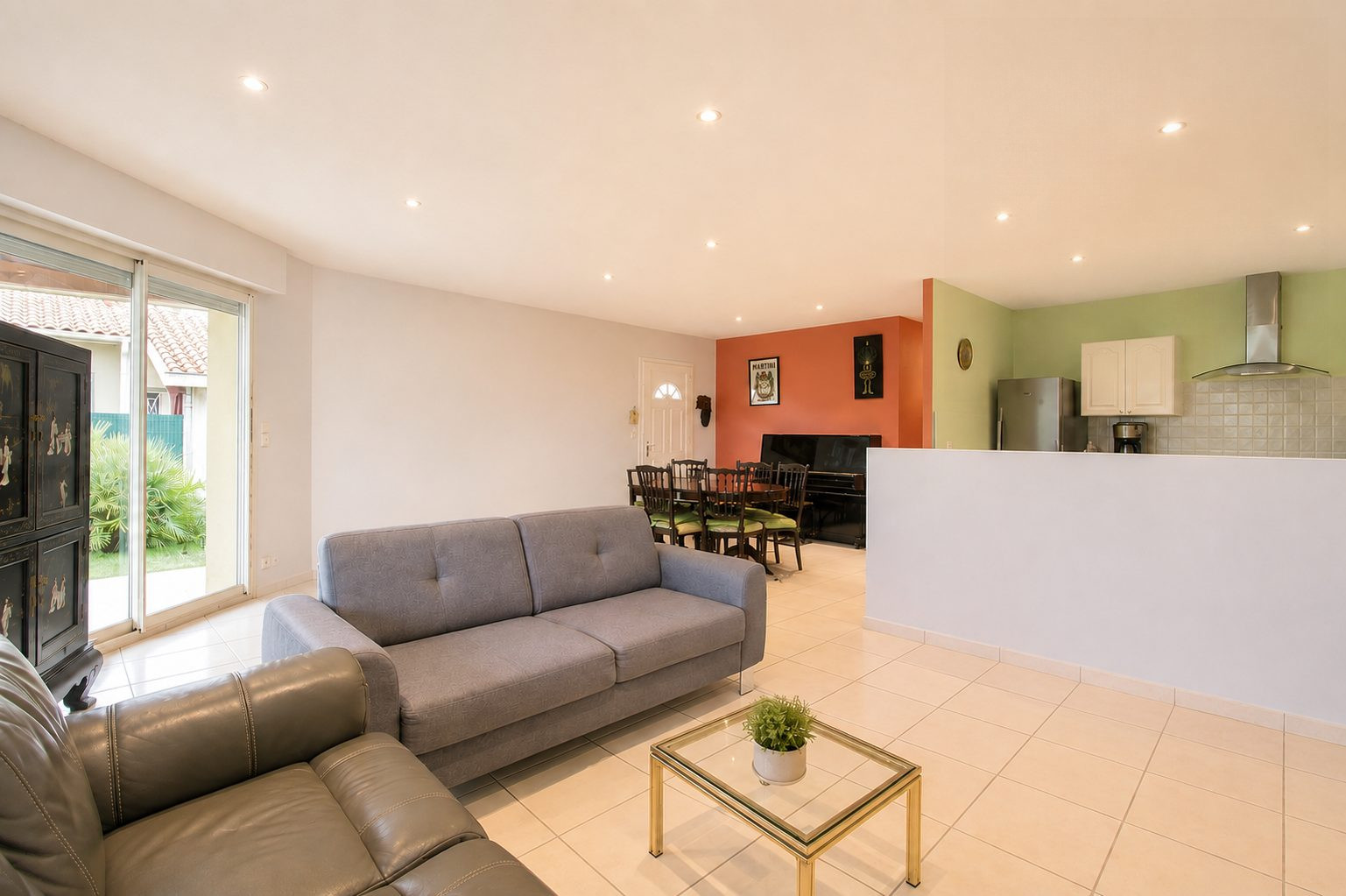 SAUBION — Single-Story Villa · 104 m² · 700 m² of Land 4