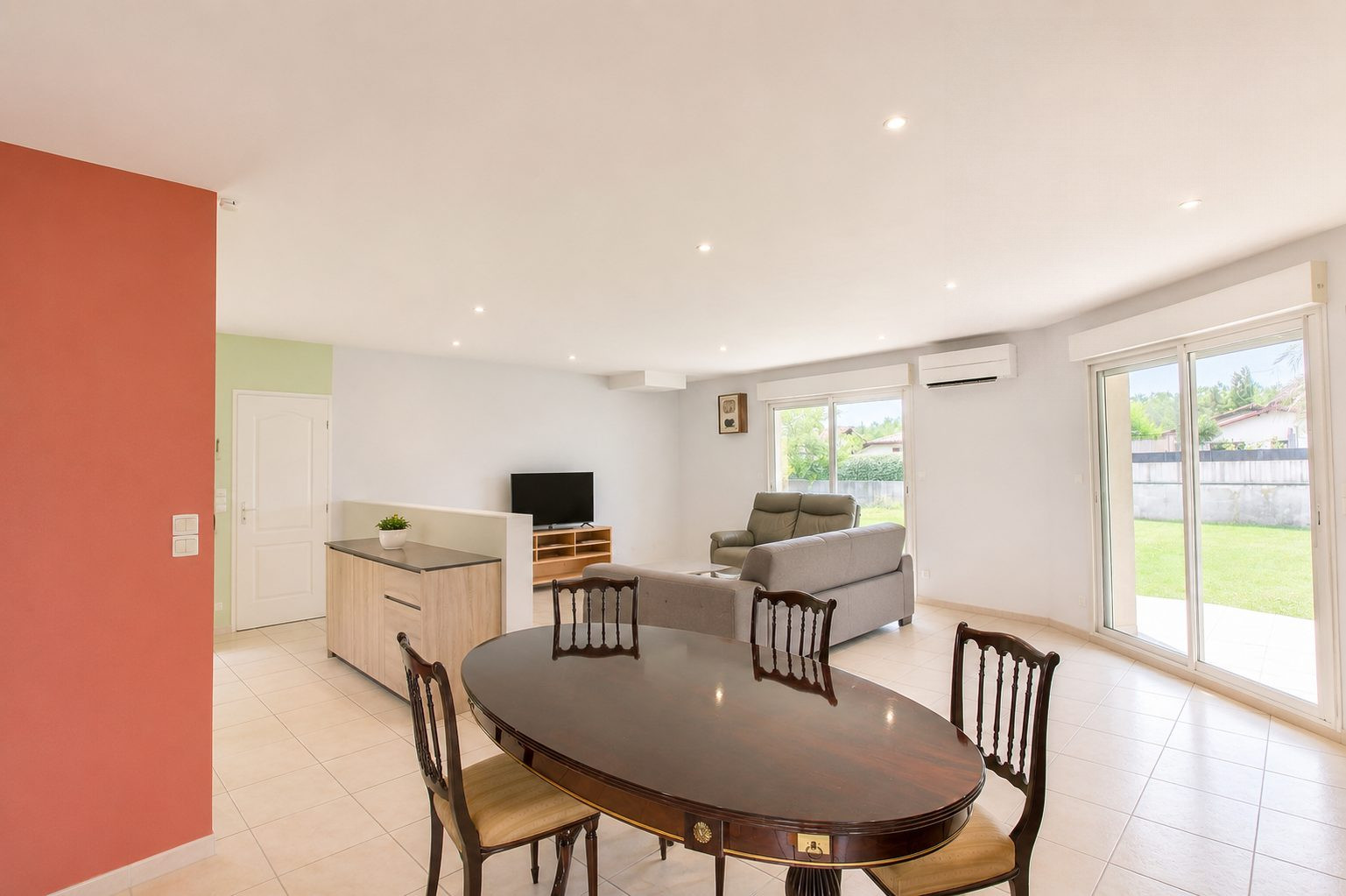 SAUBION — Single-Story Villa · 104 m² · 700 m² of Land 3