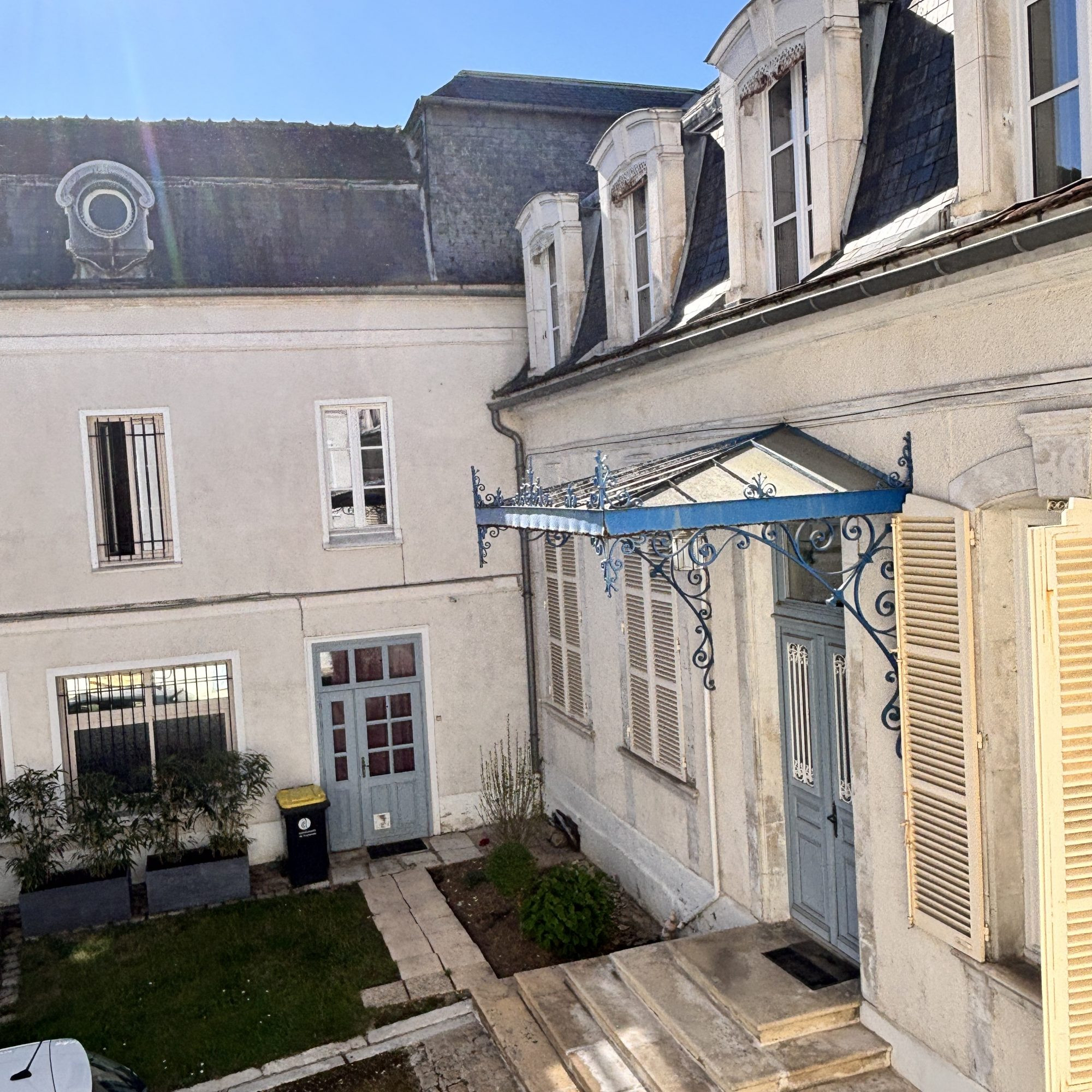 Historic Town House in City Center 4