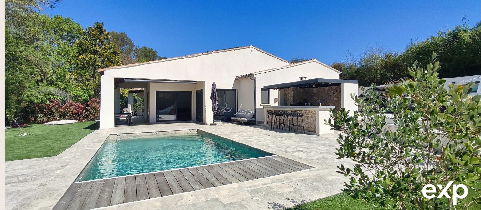 Villa d'Exception à Roquefort-les-Pins - Prestige et Autonomie Énergétique au Calme Absolu