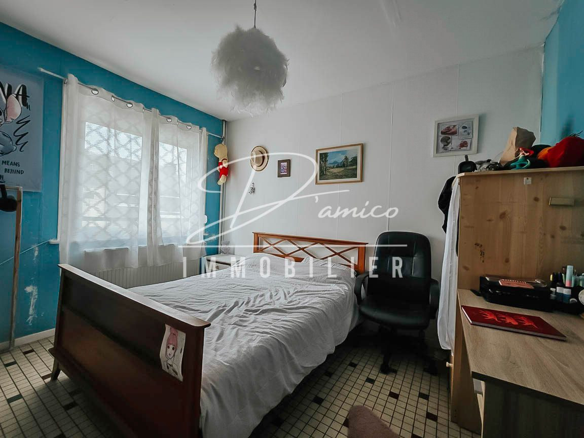 Maison semi-individuelle 122 m² à Lourches – 5 chambres, jardin, DPE C, très économique