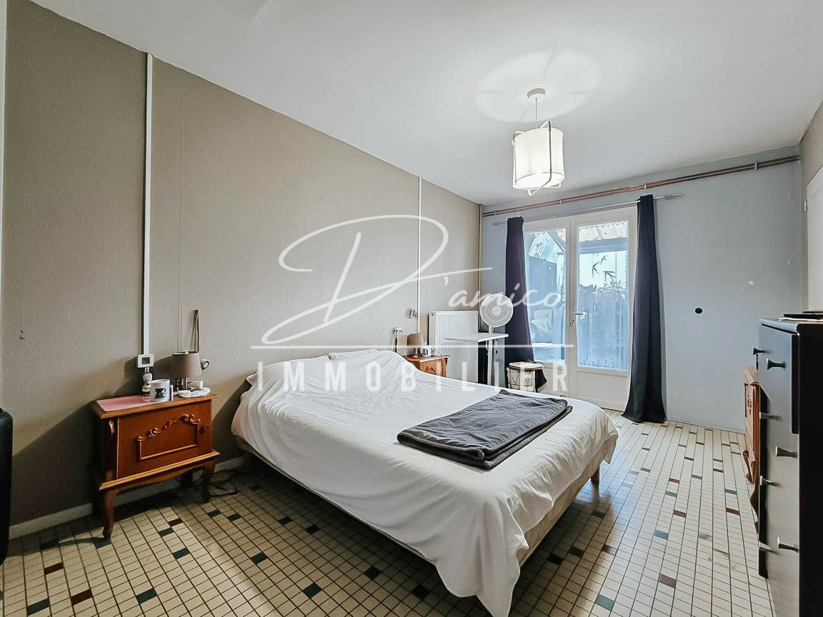 Maison semi-individuelle 122 m² à Lourches – 5 chambres, jardin, DPE C, très économique