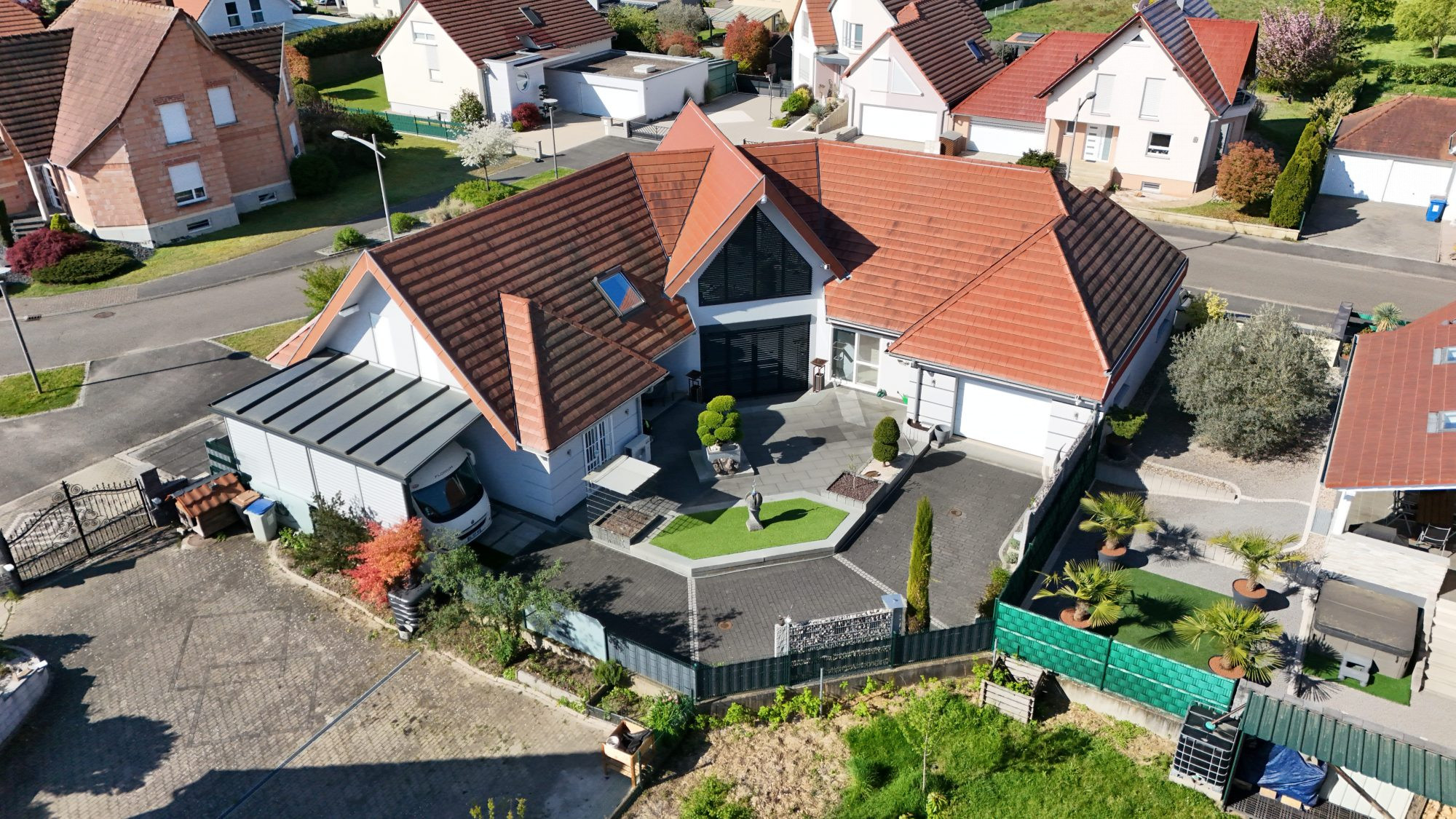 Exceptional House with Spectacular Volumes – Seltz 3
