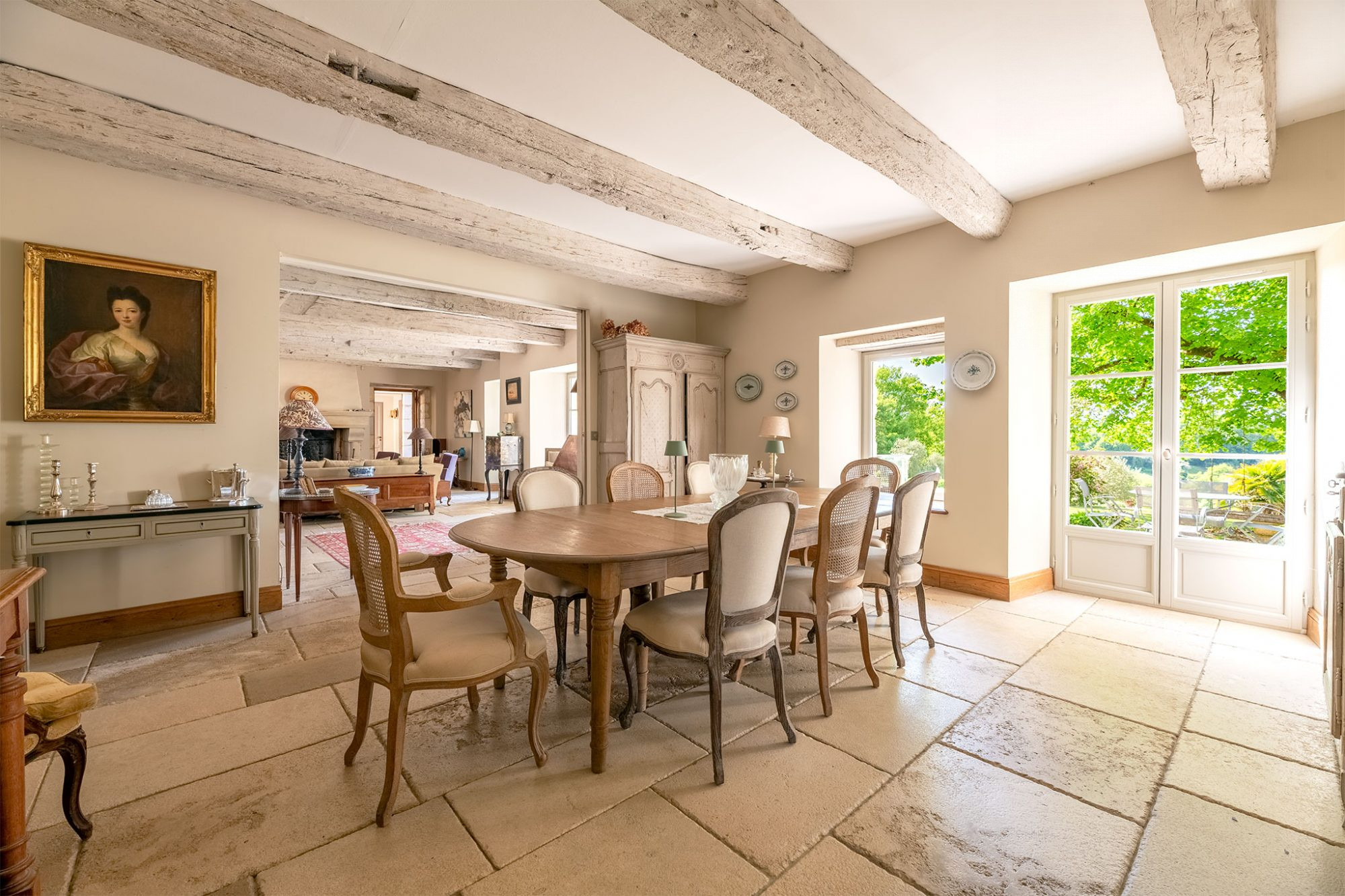 Maison à vendre à Clermont-de-Beauregard, 565 m²