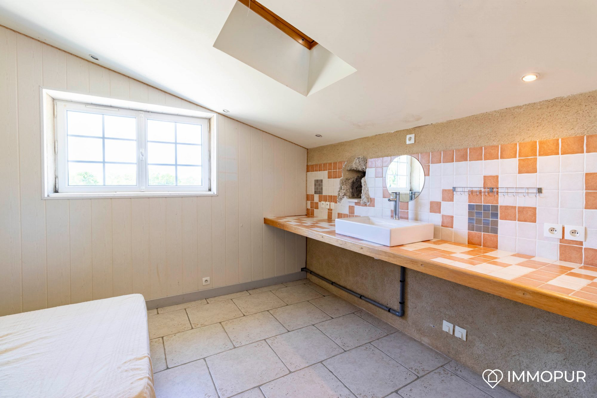 In Boisse: the luxury of silence! "Are you dreaming of a place without neighbors and without nuisance? This property exists 5