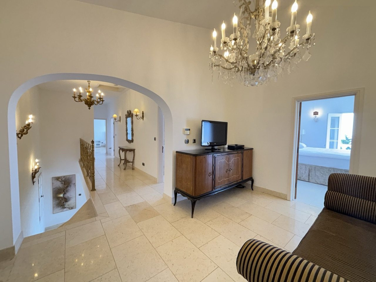 Maison 11 pièces 385 m² · à Tourrettes-sur-Loup · 385 m² · 2 995 000 €