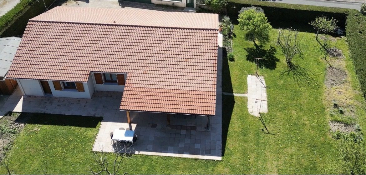 House in Mézériat 3