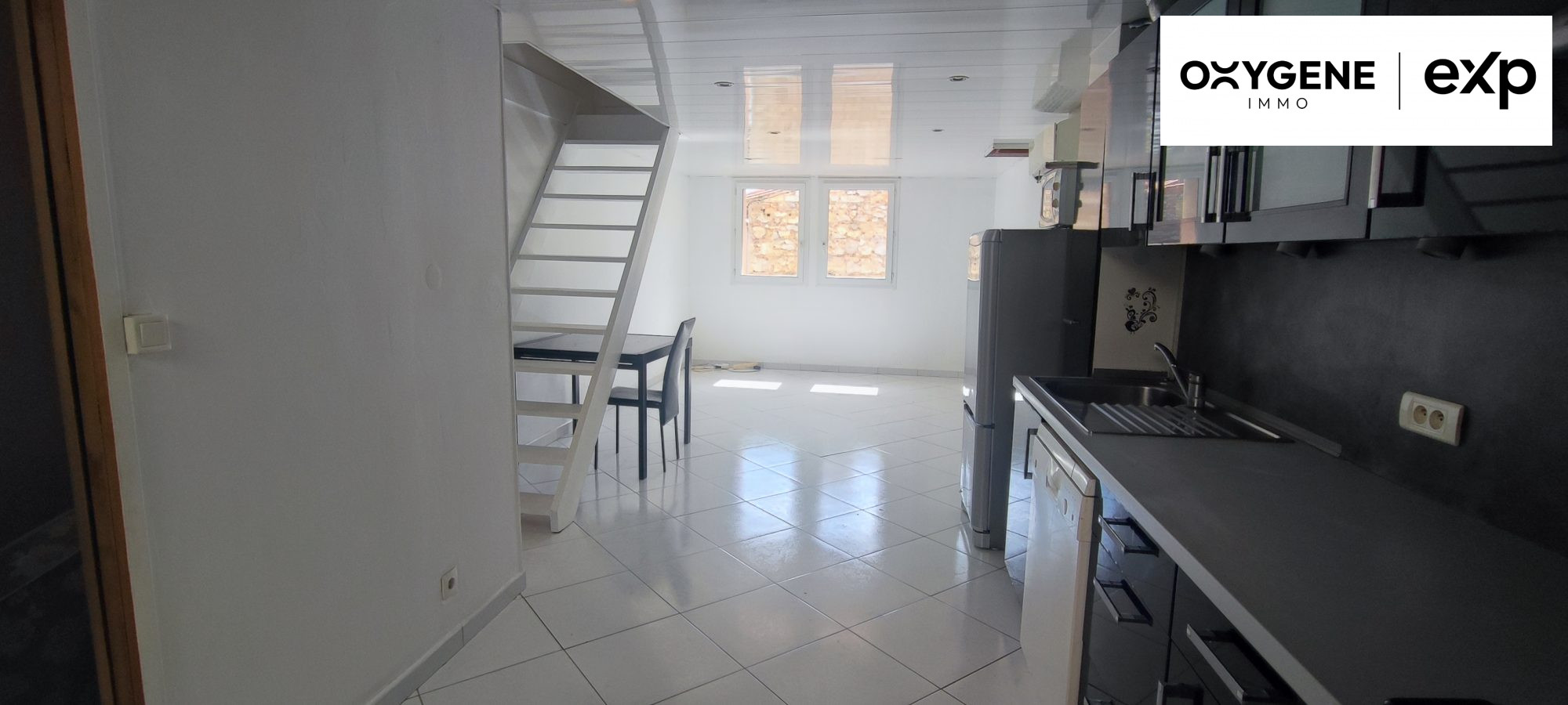 Maison de village lumineuse t4 en R+2 avec cour intérieure