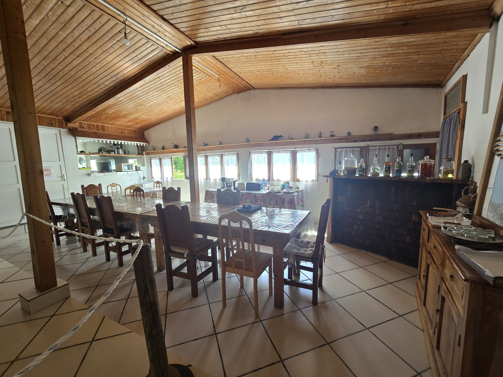 🏠 À VENDRE : GÎTE TOURISTIQUE STRATÉGIQUE – SALAZIE (97433)