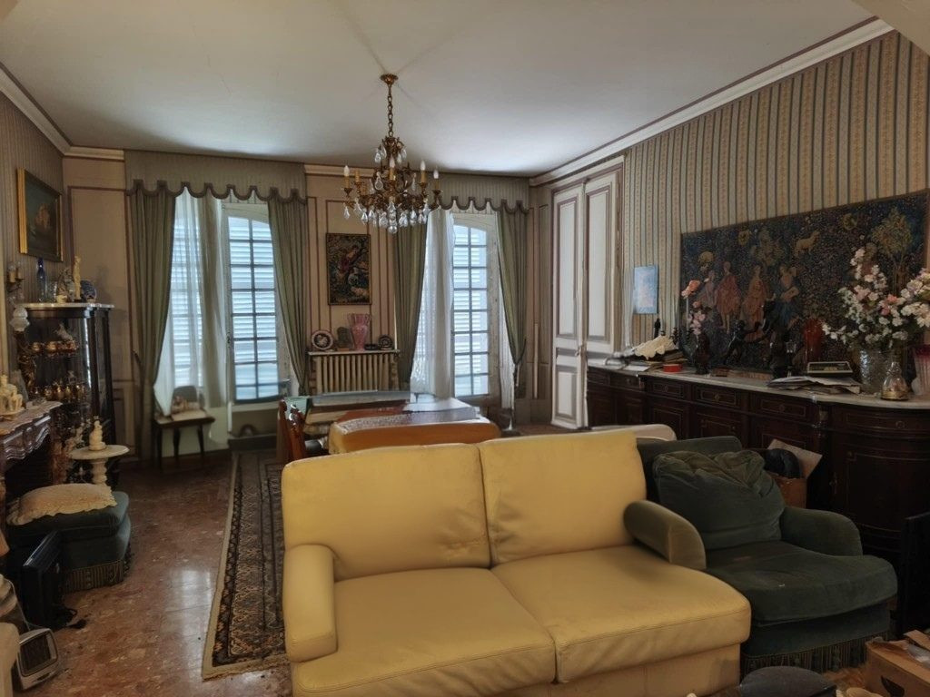 Maison à vendre à Charny Orée de Puisaye, 318 m²