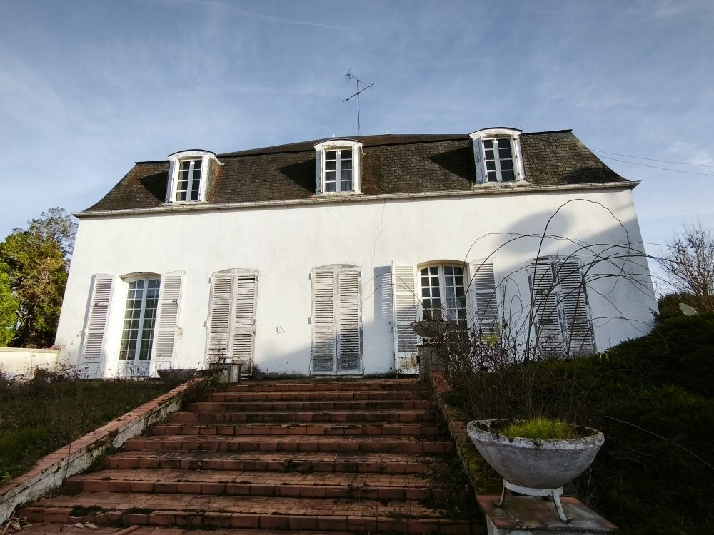 Maison à vendre à Charny Orée de Puisaye, 318 m²