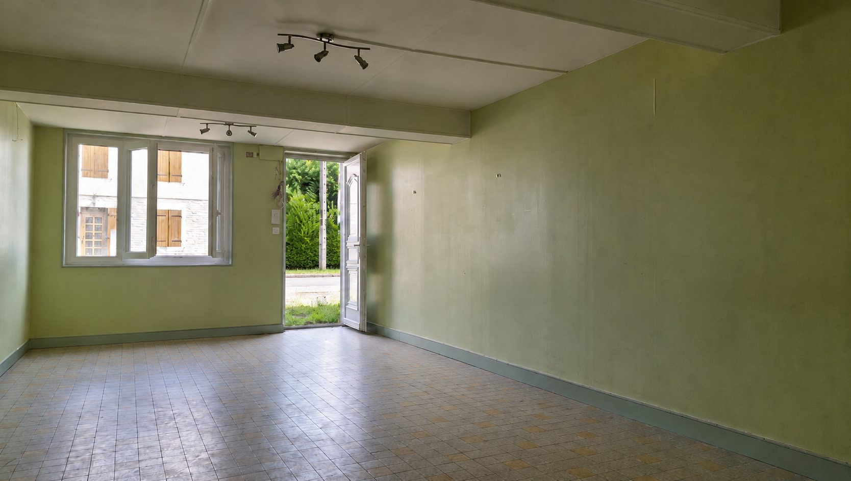 Old townhouse to renovate 3