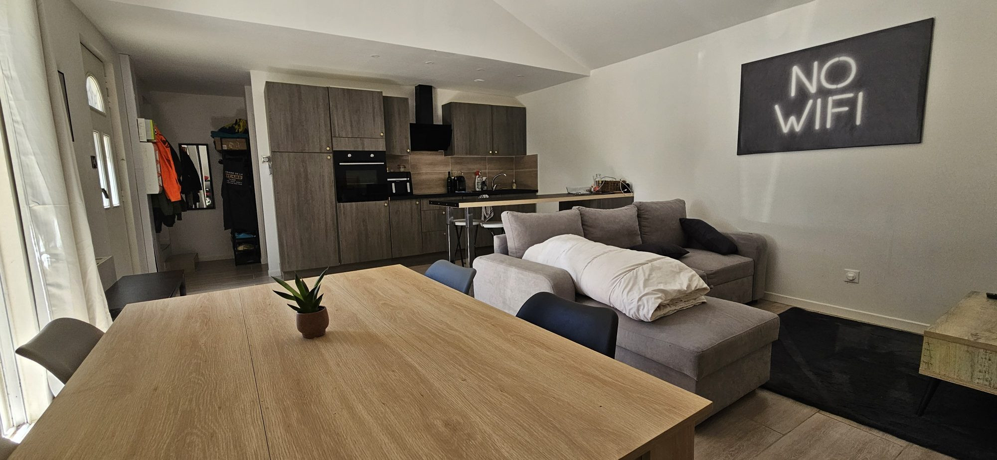 Maison à vendre à Saint-Germain-du-Salembre, 64 m²