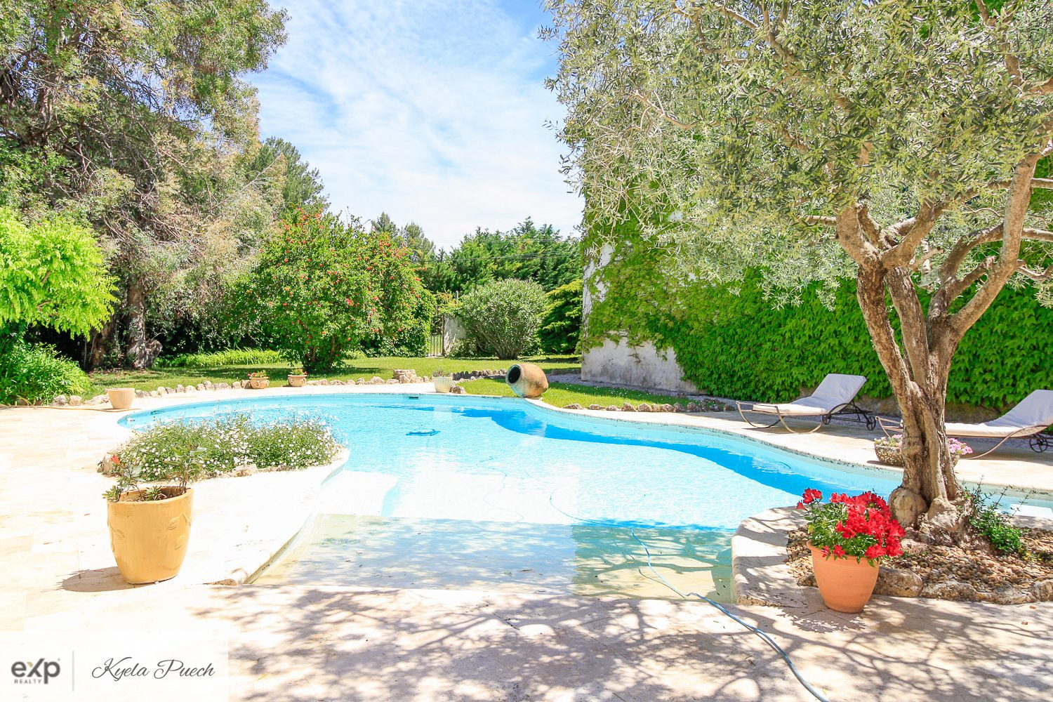 Maison à vendre à Le Puy-Sainte-Réparade, 330 m²