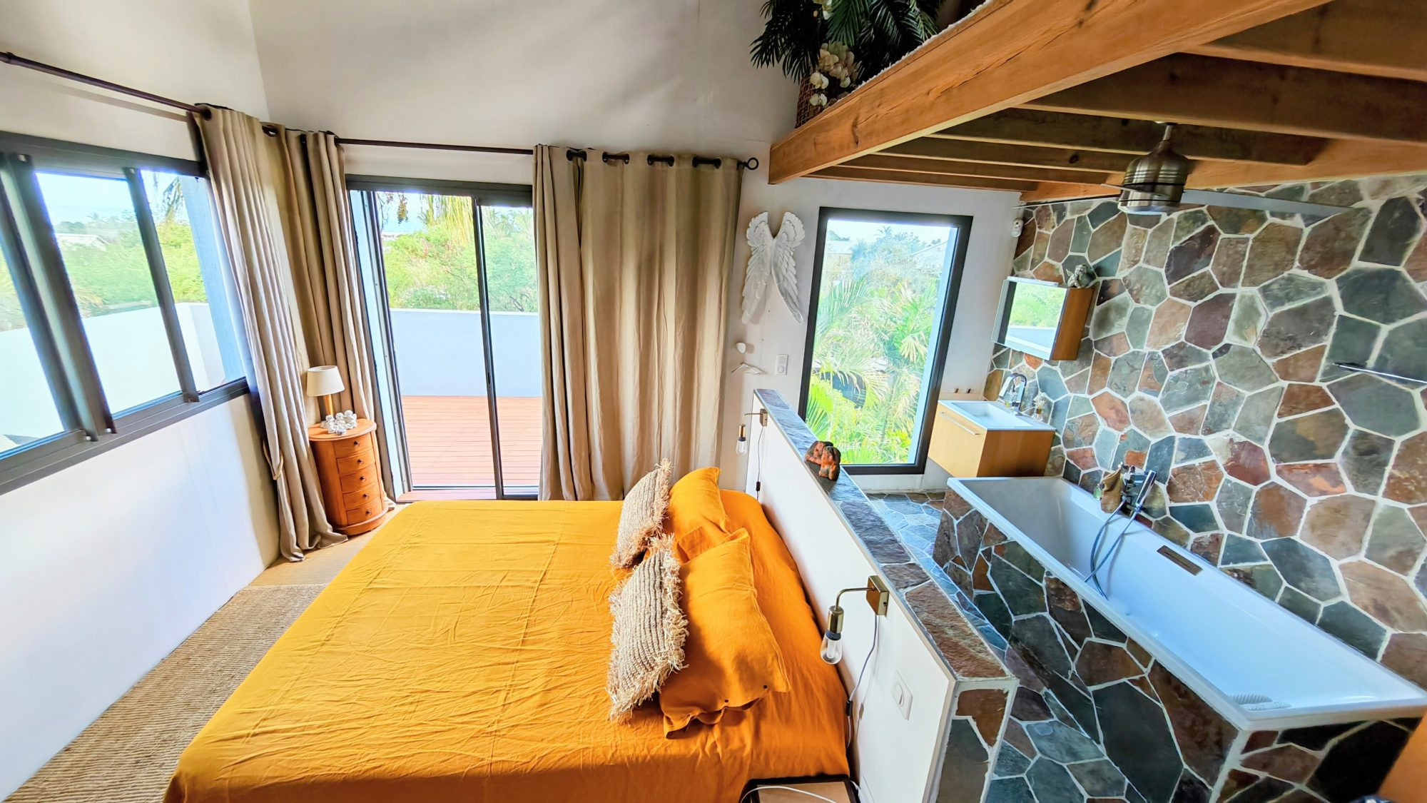 SAINT-PIERRE – ÎLE DE LA RÉUNION | Propriété d’exception idéalement située à seulement 6 minutes du centre-ville
